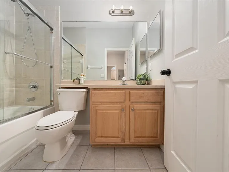 9417 Myrtle Creek Ln #611 — Photo 31
