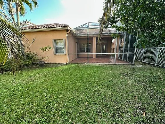 1572 Banyan Way — Photo 23