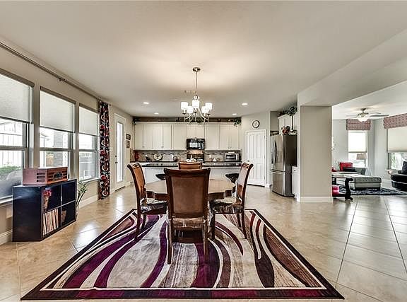 5th image of 712 Skyflower Dr