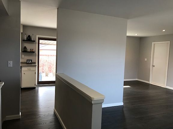 5th image of 5001 Carol Ct