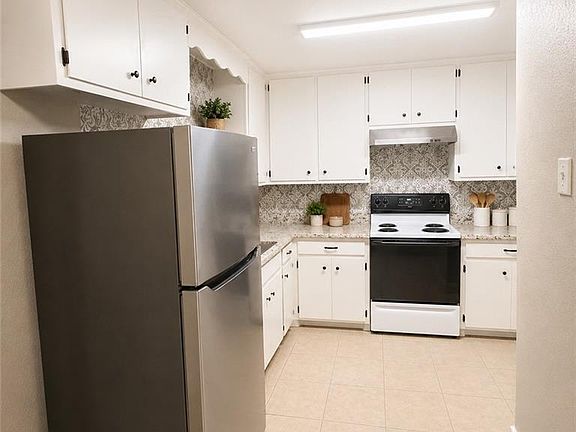 5th image of 1010 El Recreo Cir