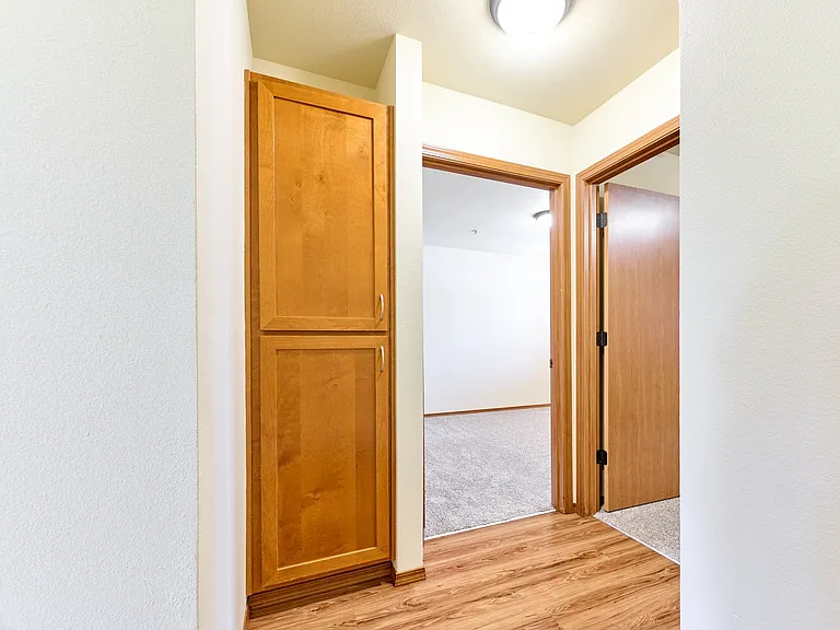Monroe Avenue Apartments — Photo 28
