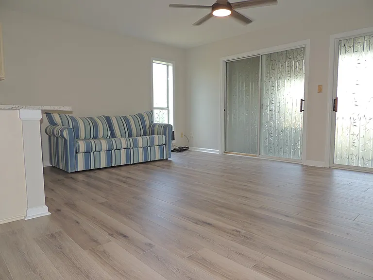 925 Fairwood Lakes Ln #25-A — Photo 4