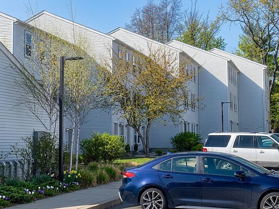 3rd image of 554 Connecticut Ave APT 219