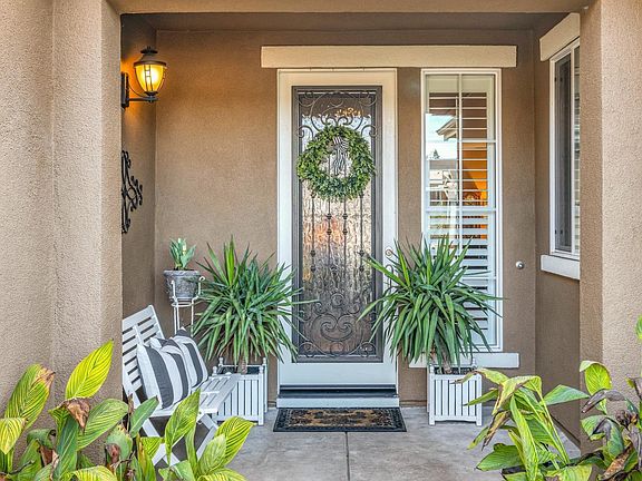 2nd image of 9244 Oak Trail Circle