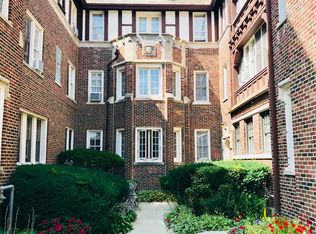 86 Temple Ct #301, Winnetka, IL 60093