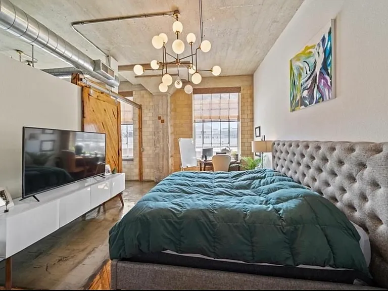 2029 Wyandotte St #202 — Photo 13