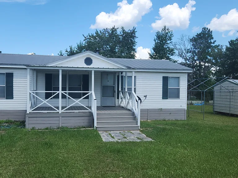 230 Akron St — Photo 1