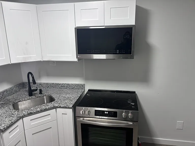 2747 Washington Ave #2 — Photo 2