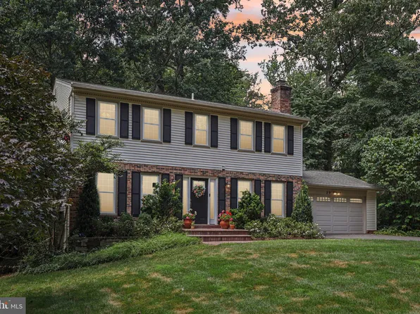 2952 Fort Lee St, Herndon, VA 20171