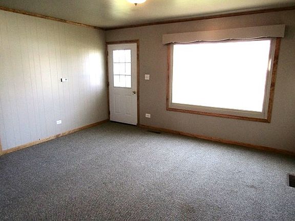 5th image of 330 Green Acre Ln