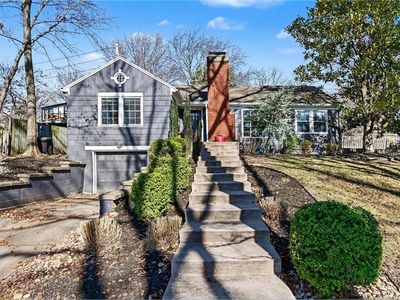 210 E Winthrope Rd, Kansas City, MO, 64113
