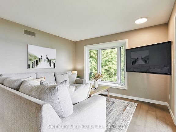 4th image of 56 Pine Point Ln