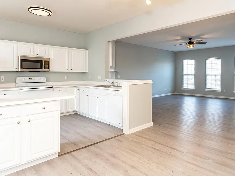 212 Chandler Chase Ct — Photo 11