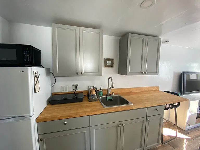 260 W Prospect St #B — Photo 9