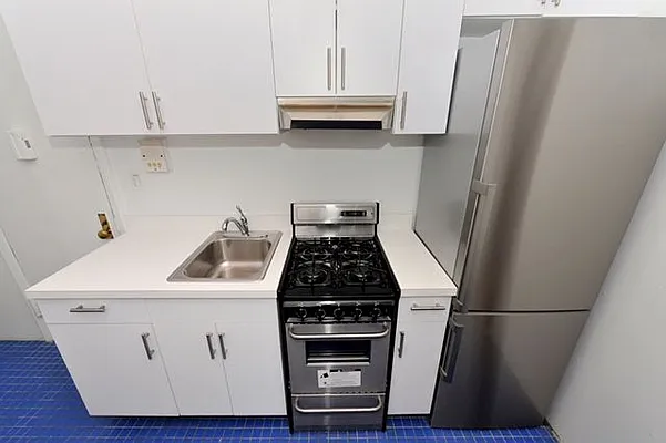 Rented by Aether Property Group | media 28