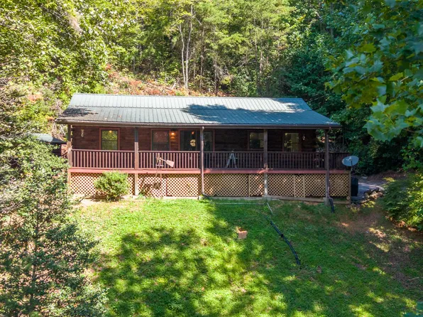 181 Seven Springs Rd, Whittier, NC 28789