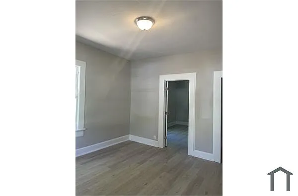 Building Photo - 730 80th Pl S