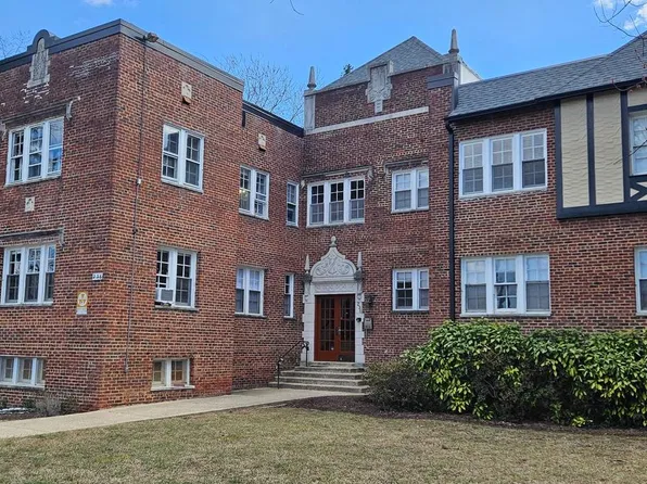 236 Farragut St NW #H-203, Washington, DC 20011