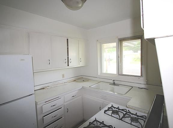 4th image of 5415 W Hughes St