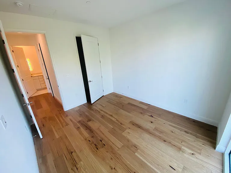 644 3rd Ave S #303 — Photo 13