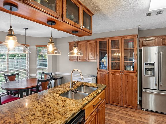 2nd image of 107 Parc Ouest Dr