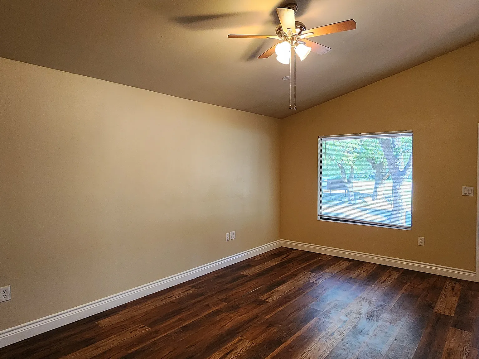 1 bed, 480 sqft, $1,065 — Photo 4