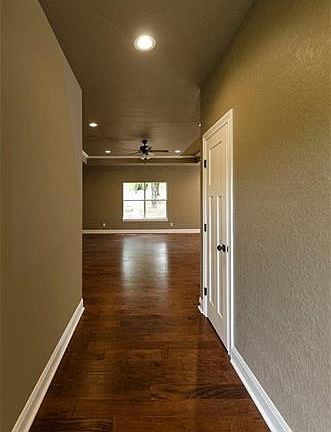 3rd image of 204 Great Oaks Ct