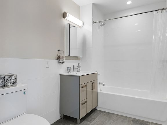 5th image of 27-17 21st St #9AA
