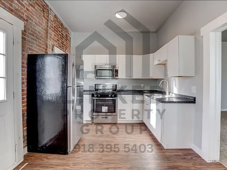 Park Apartments — Photo 13