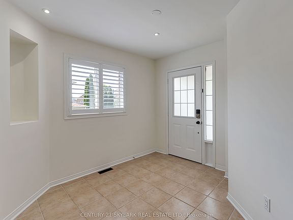 5th image of 27 Clair Ave