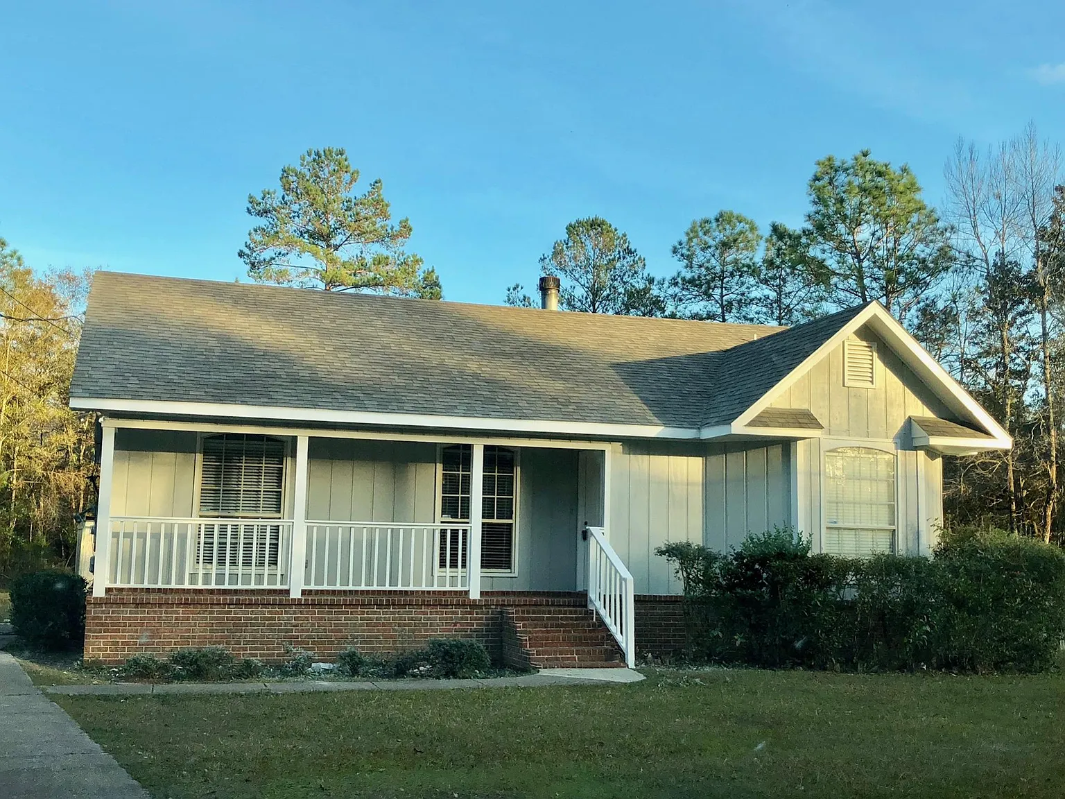 3 bed, 1290 sqft, $1,200 — Photo 1