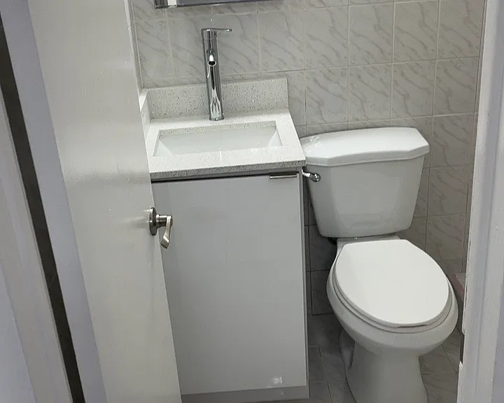 1075 W 23rd St #1 — Photo 7