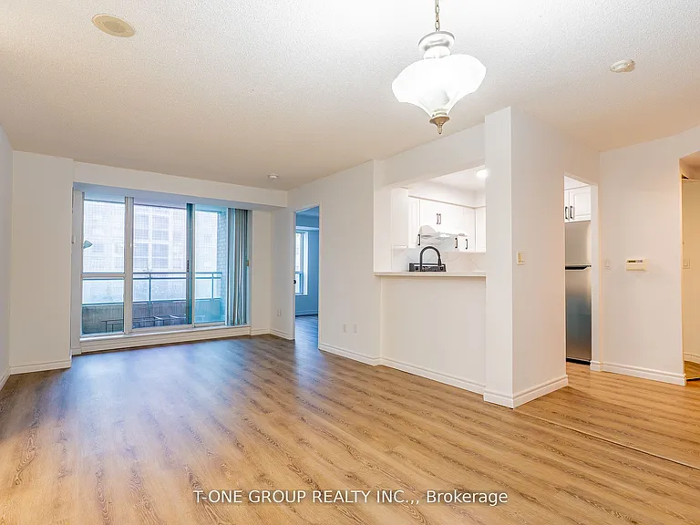 29 Pemberton Ave #605 — Photo 3