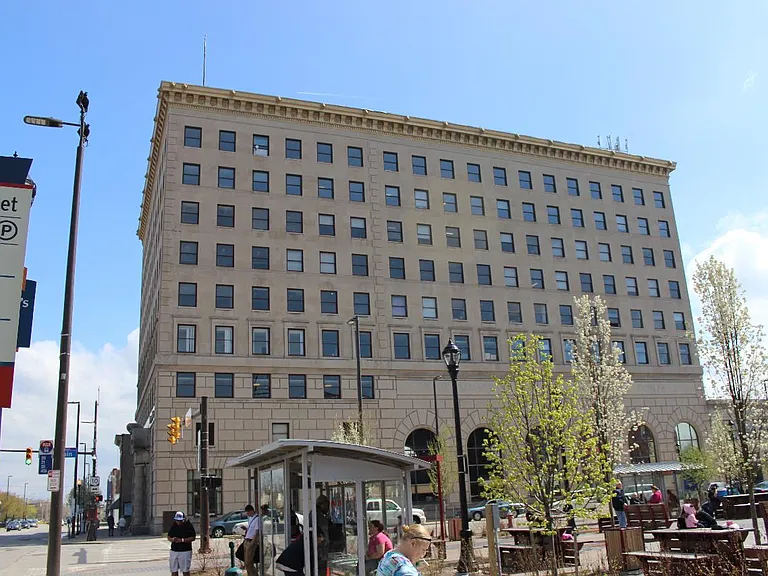 Market District Lofts — Photo 14