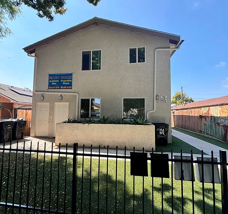 148 E 84th Pl