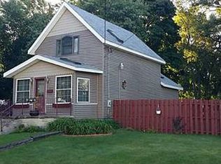 2215 E 18th St, Erie, PA 16510
