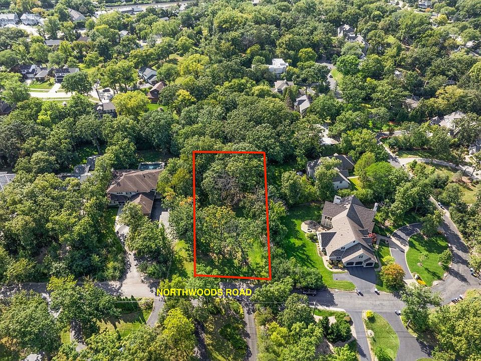 2nd image of 1504 Northwoods Rd