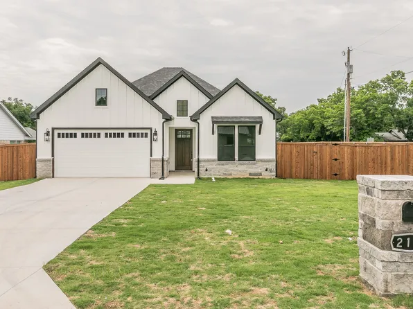 213 S Hitt St, Boyd, TX 76023