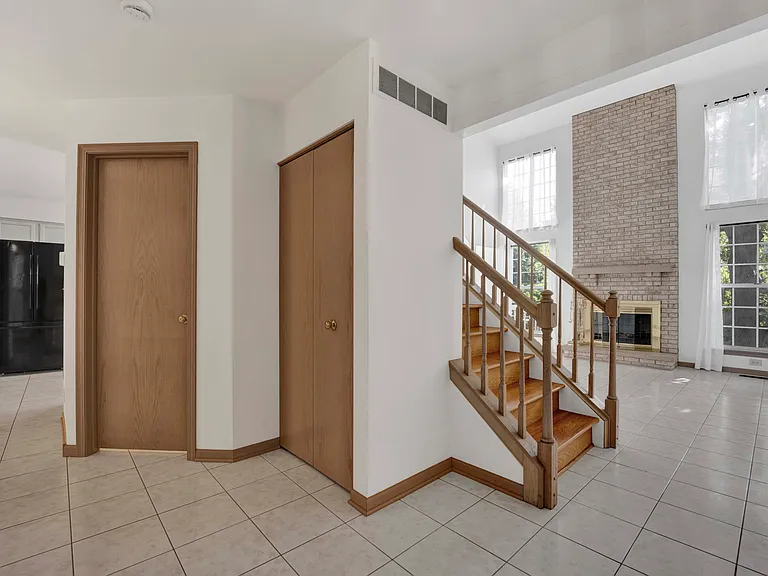 2164 Seaver Ln — Photo 15