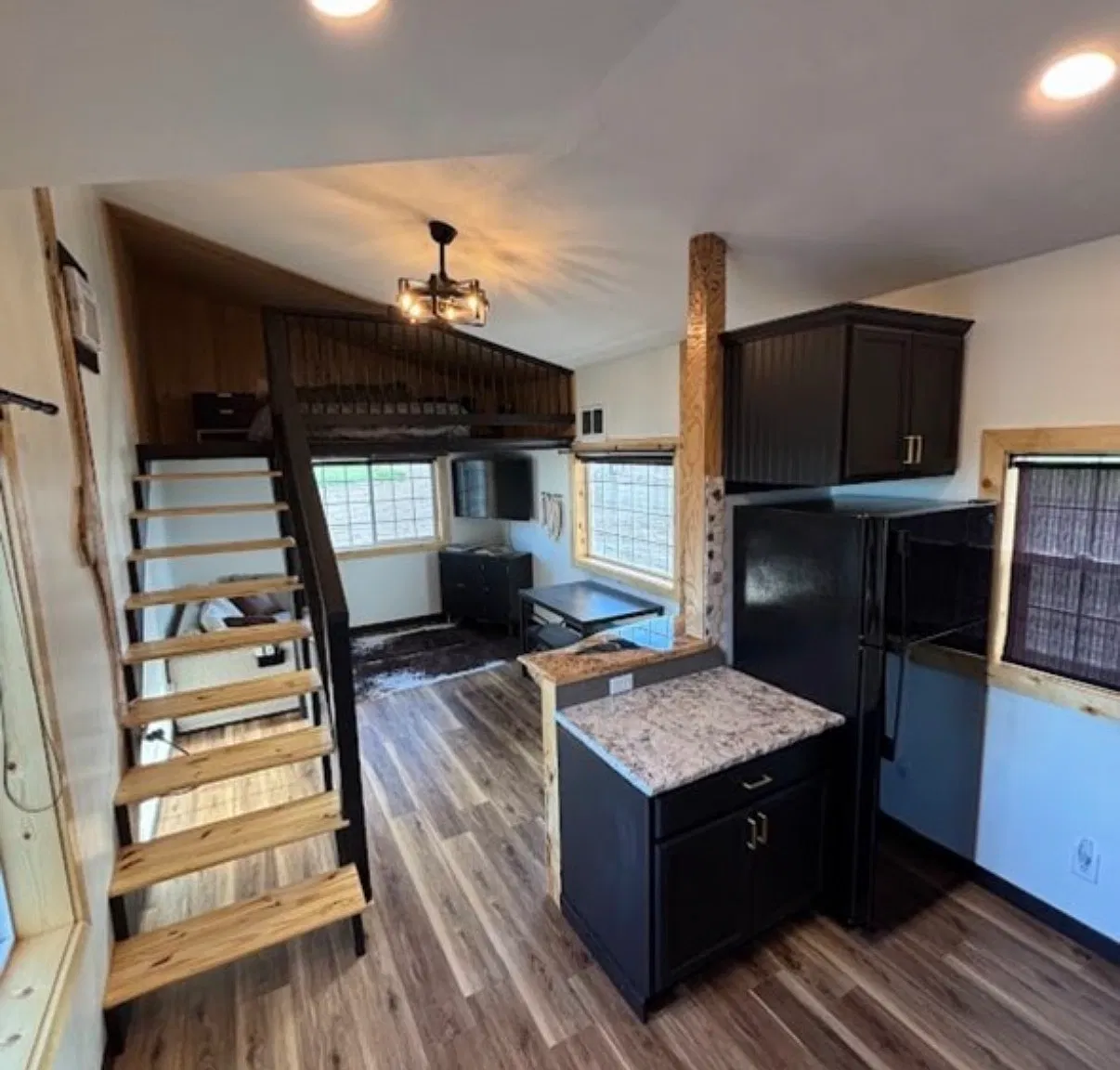Studio, 400 sqft, $1,400 — Photo 2