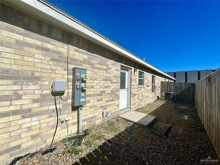 5106 N Hiawatha Dr #2 — Photo 16