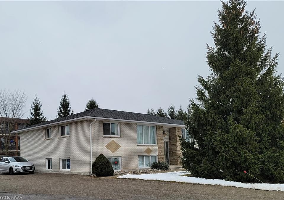 2nd image of 608 Silverbirch Rd