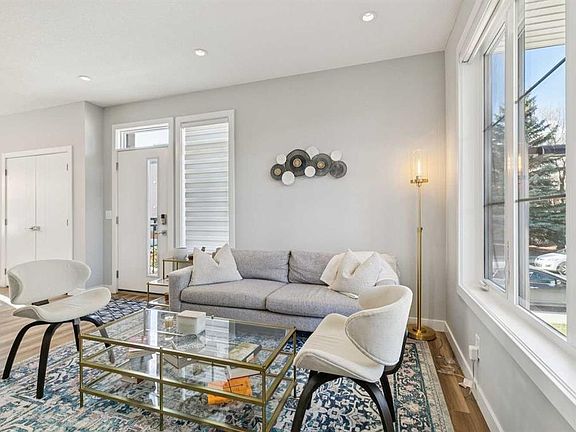 5th image of 1710 S 28th Ave SW #21