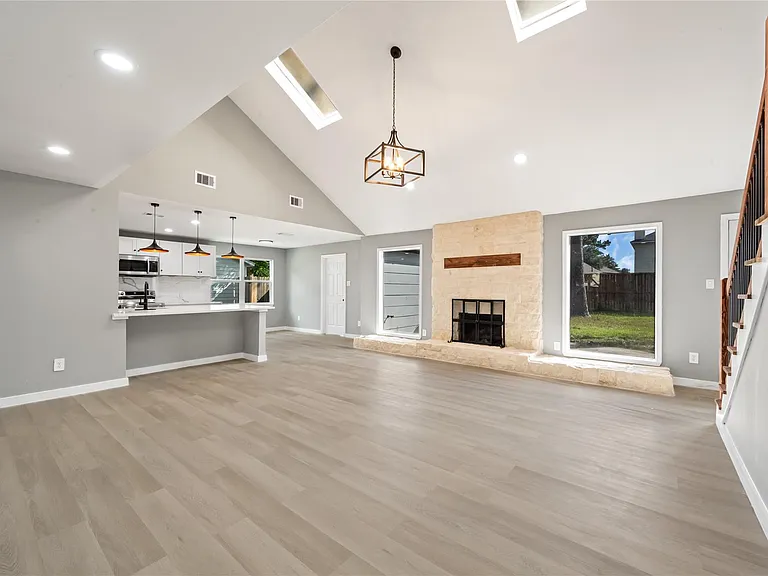 14015 Cleobrook Dr — Photo 6