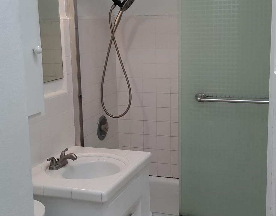 1st image of 2358 Boxwood Dr