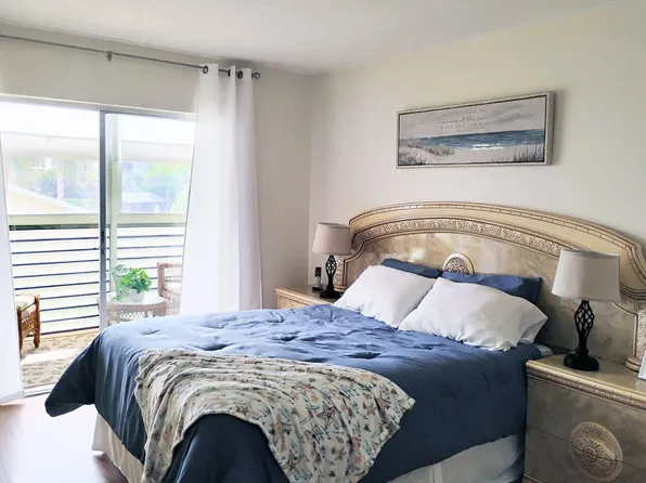 2562 N Garden Drive #206, Lake Worth, FL 33461