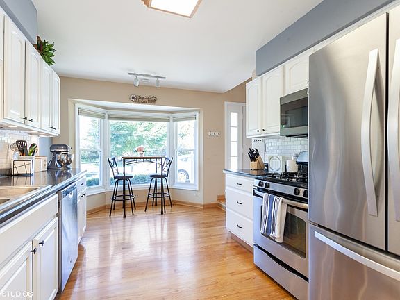 3rd image of 1900 Wisteria Ct APT 1
