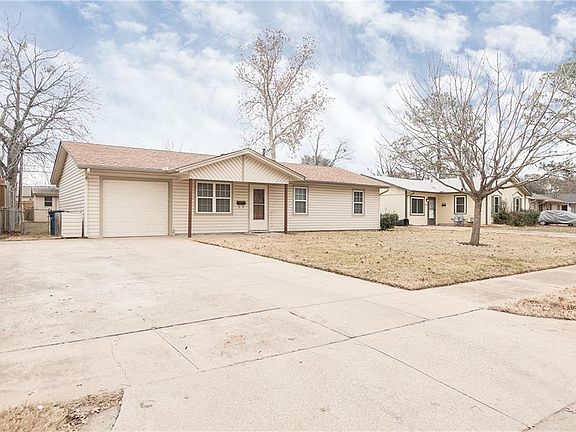 2nd image of 407 Milam Dr