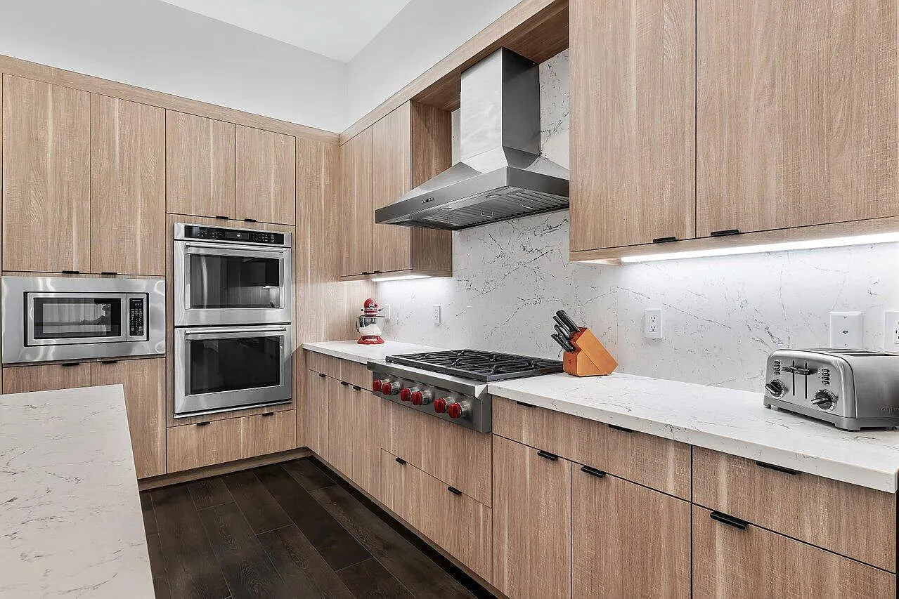 3 bed, 3.5 bath, 3206 sqft, $21,000 — Photo 4